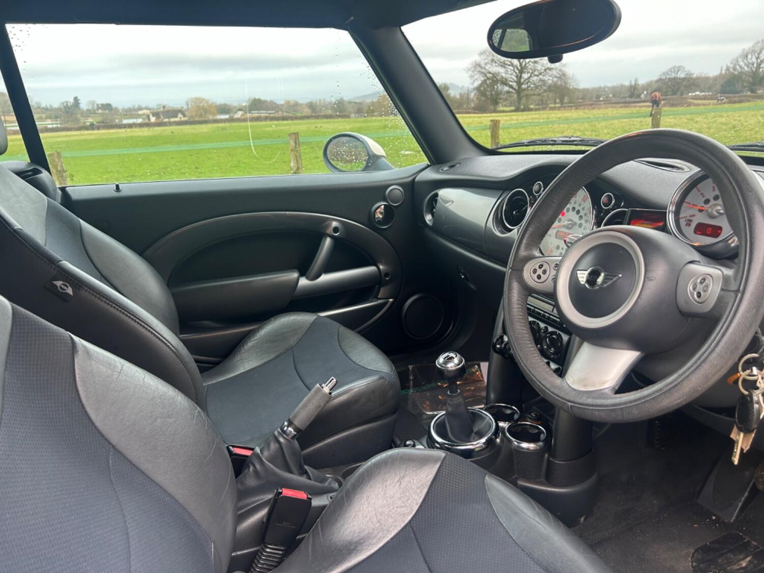 Used MINI Convertible 2008 for sale - 77464959: Photo 10