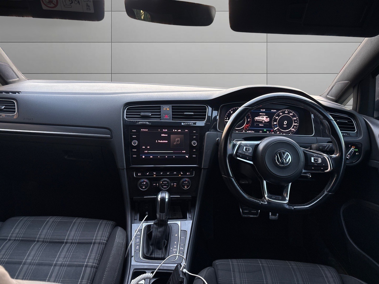 Used Volkswagen Golf 2018 for sale - 77096921: Photo 10