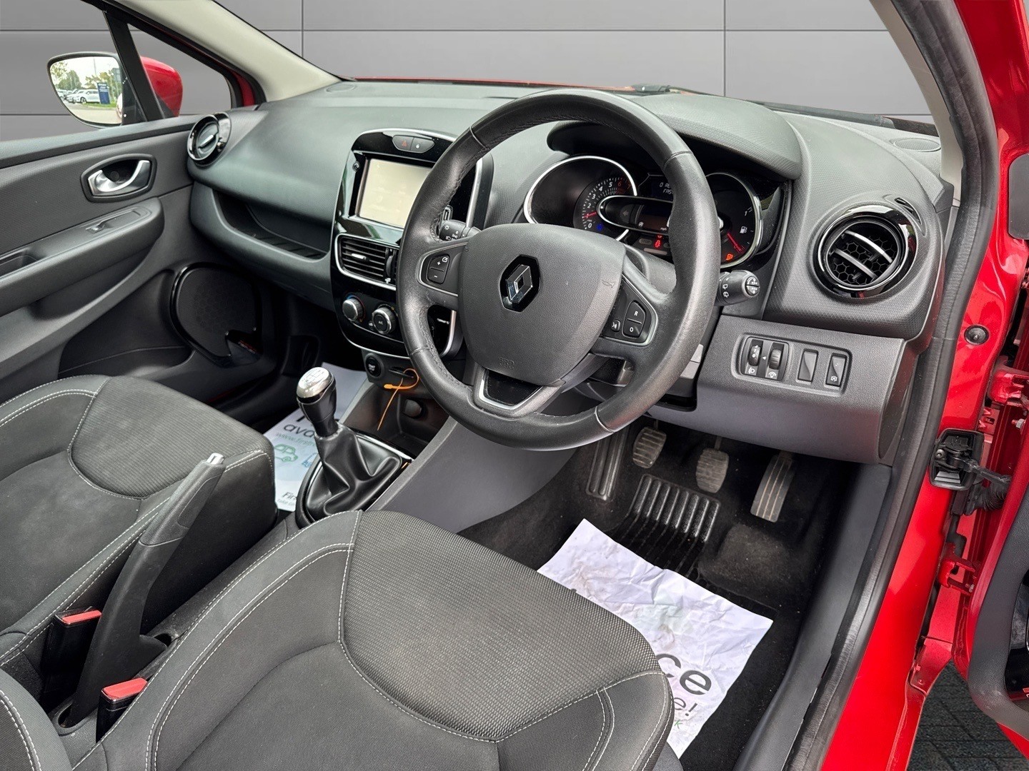 Used Renault Clio 2017 for sale - 76142531: Photo 9