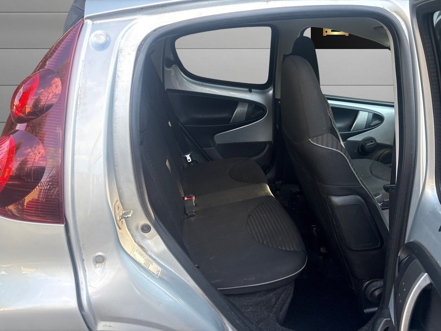 Used Peugeot 107 2013 for sale - 76931418: Photo 11