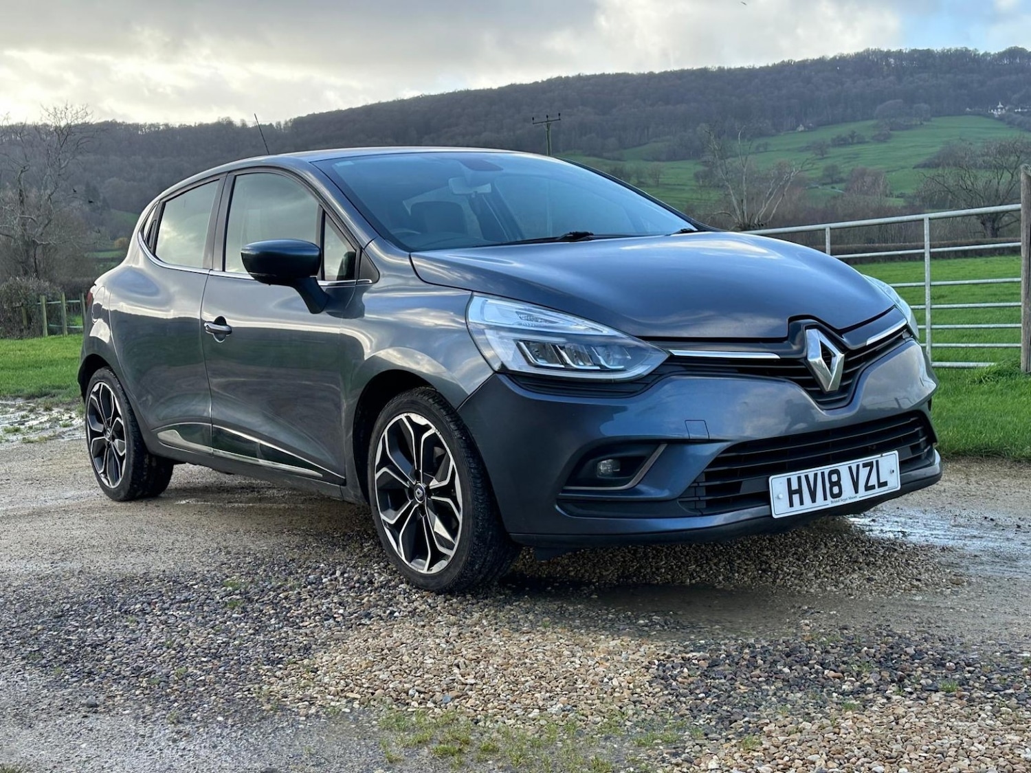 Used Renault Clio 2018 for sale - 76904680: Photo 1