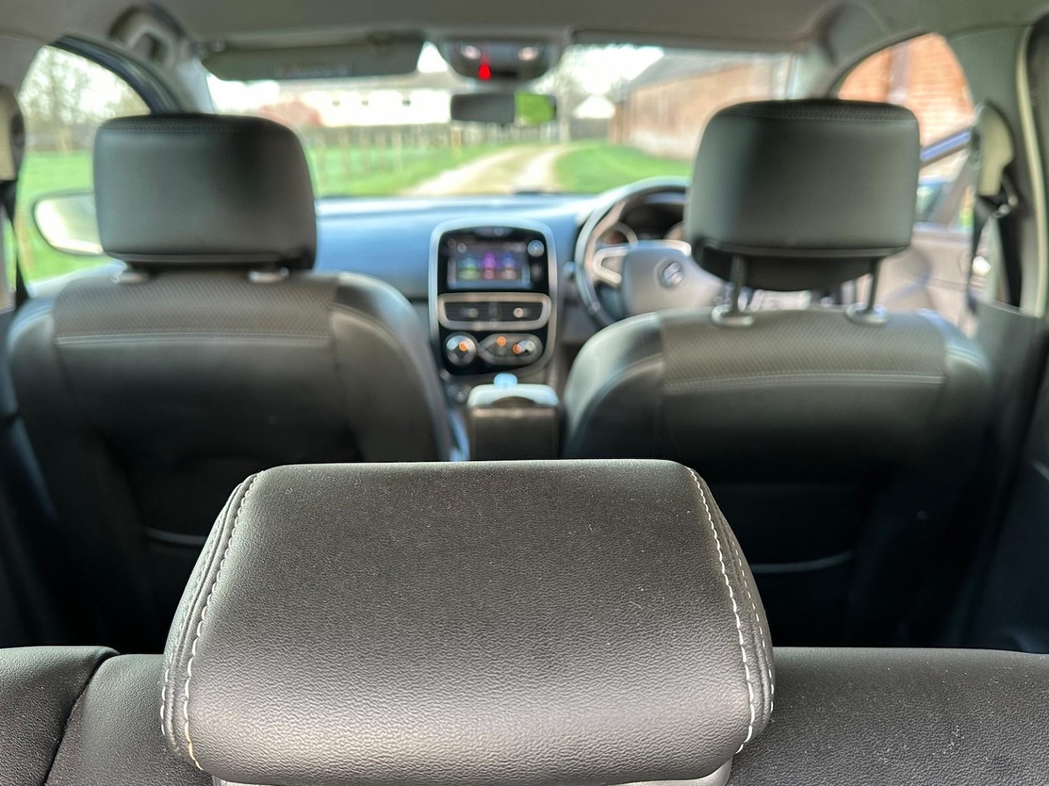 Used Renault Clio 2018 for sale - 76904680: Photo 11