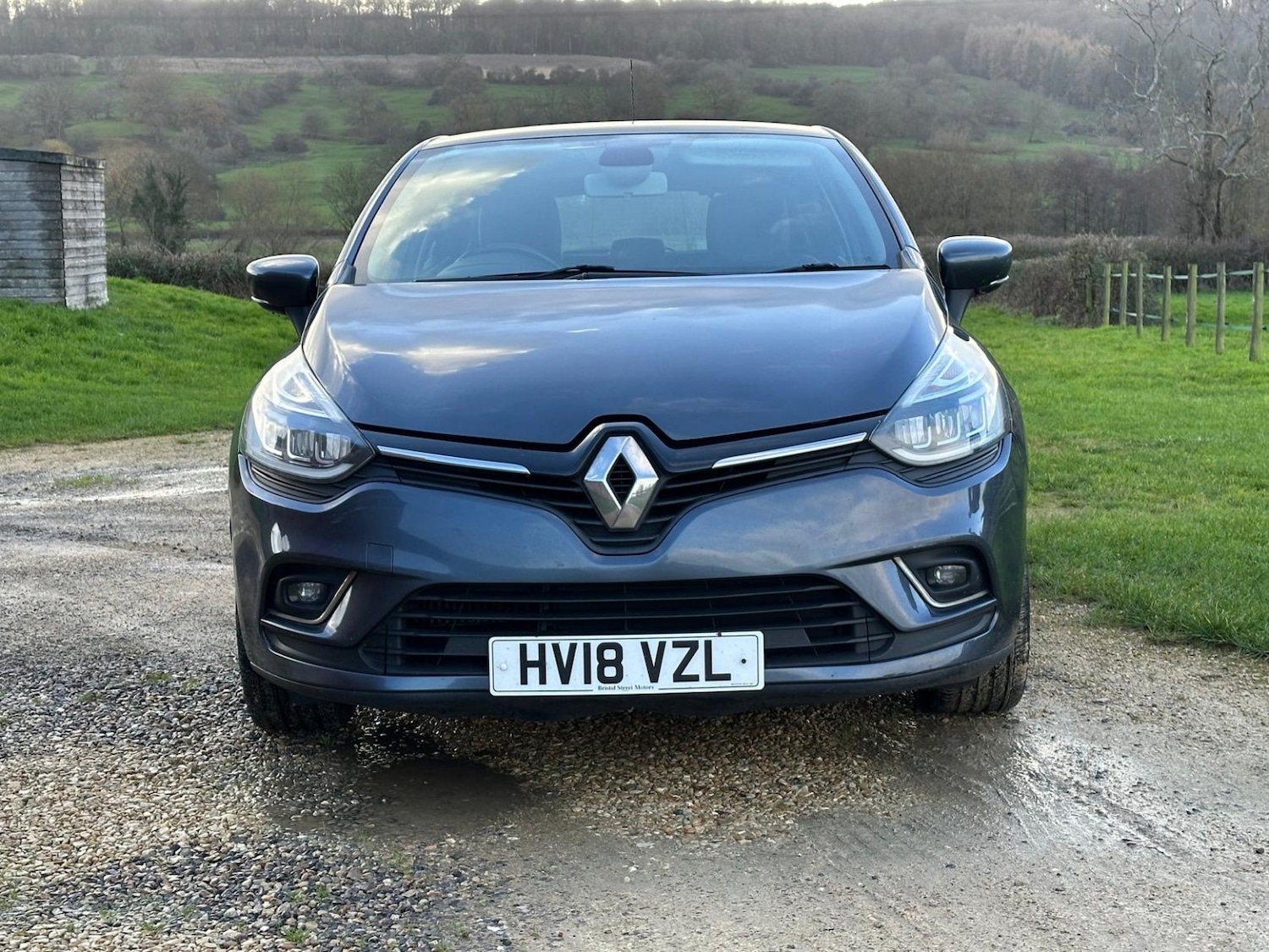 Used Renault Clio 2018 for sale - 76904680: Photo 2