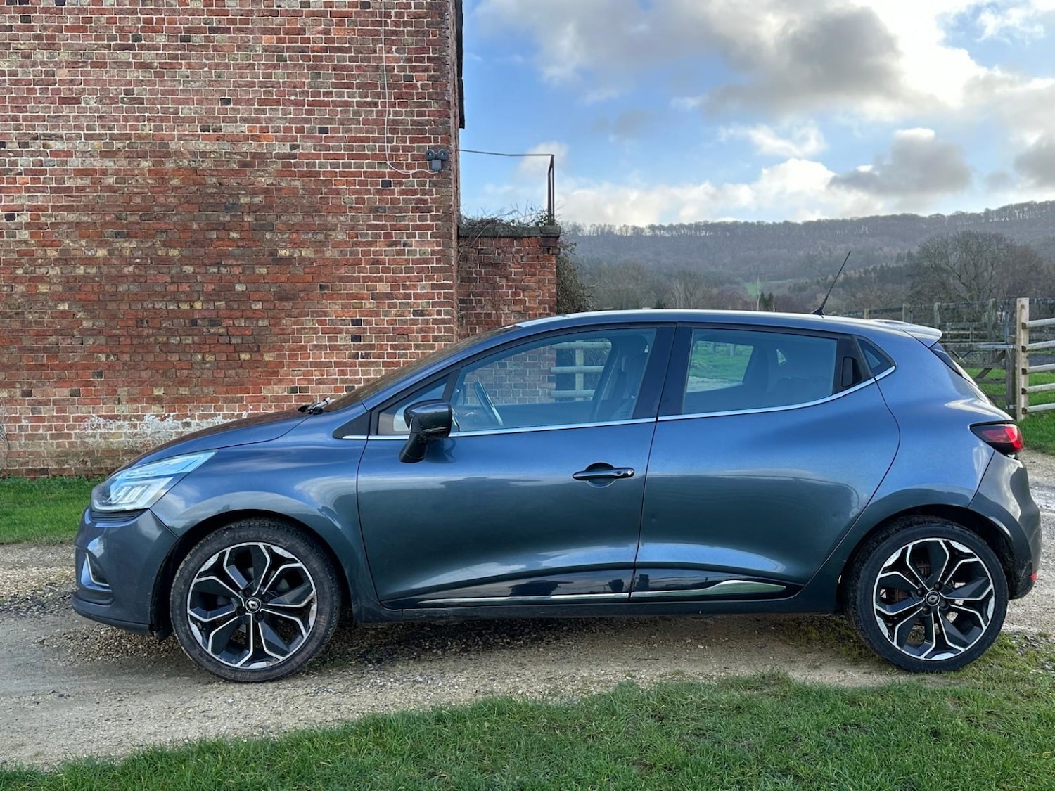 Used Renault Clio 2018 for sale - 76904680: Photo 4
