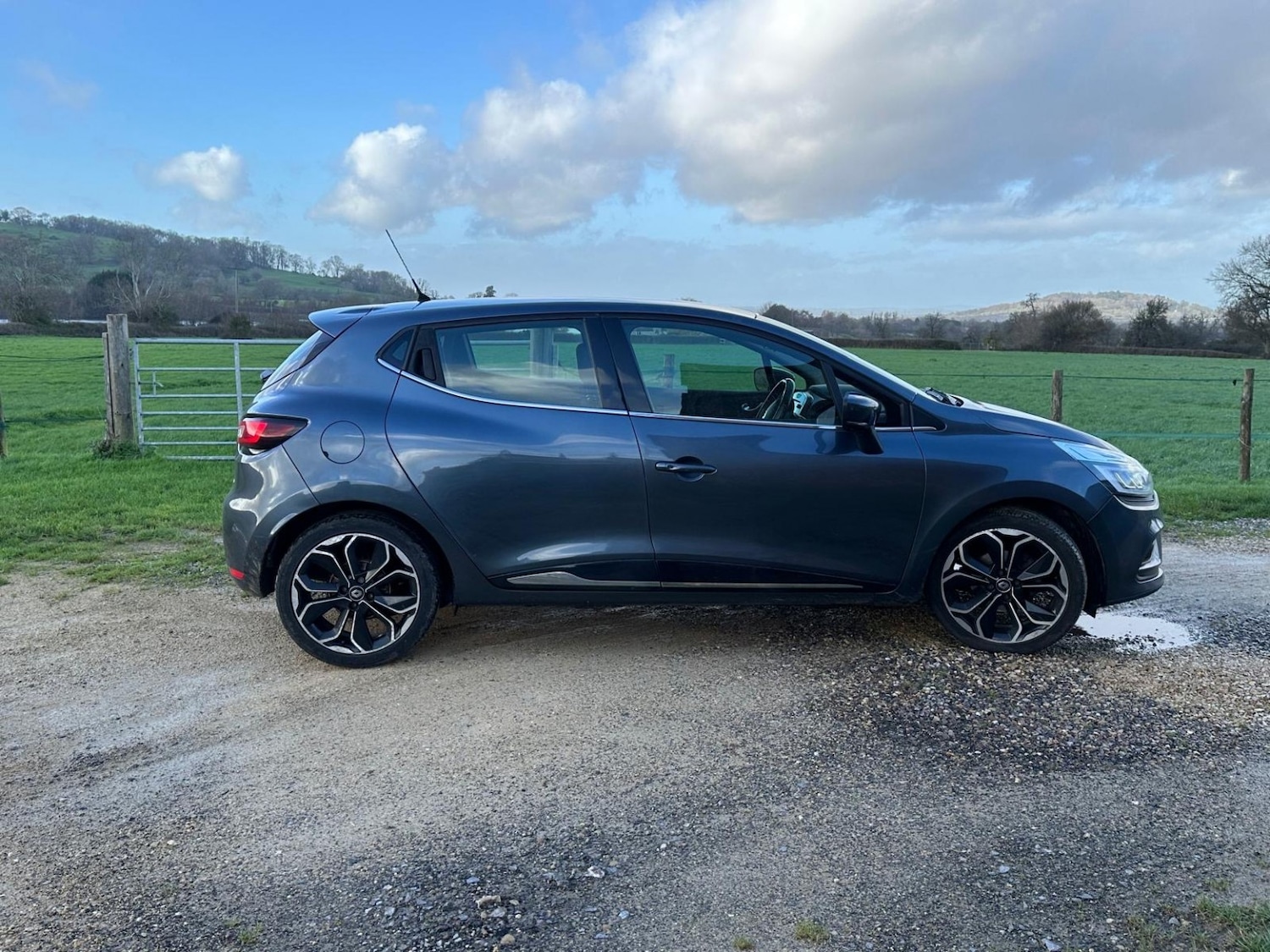 Used Renault Clio 2018 for sale - 76904680: Photo 8