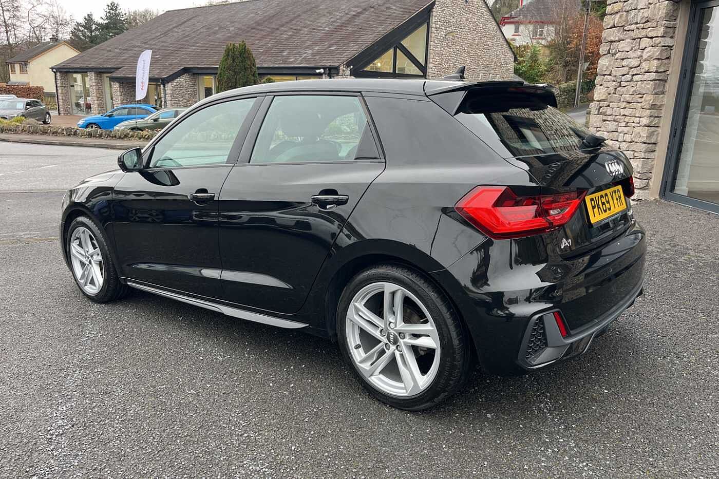 Used Audi A1 2019 for sale - 77931651: Photo 3
