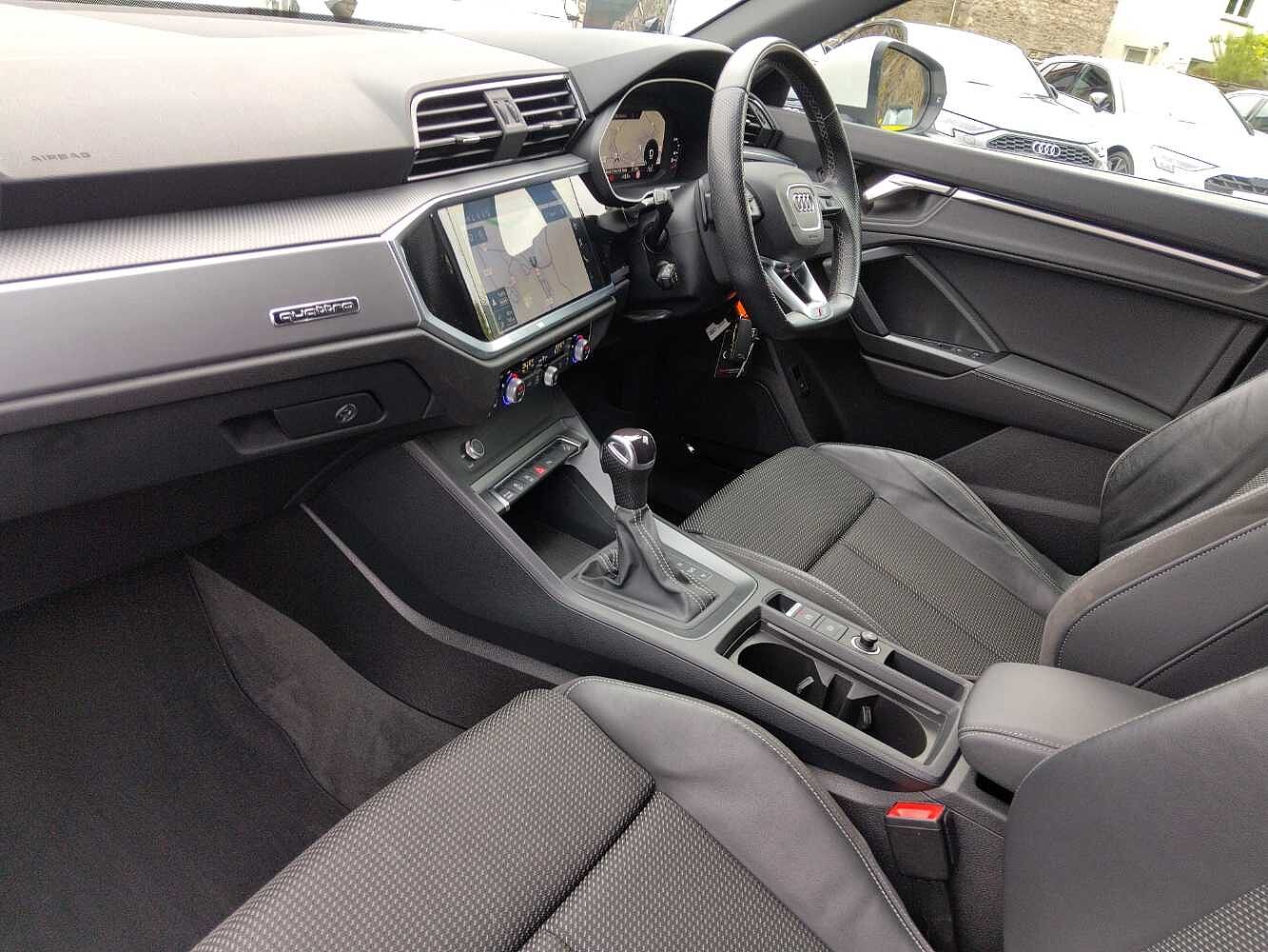 Used Audi Q3 2022 for sale - 76675596: Photo 2