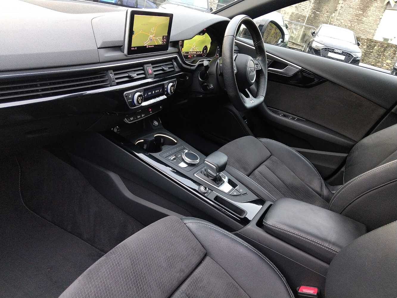 Used Audi A4 2018 for sale - 76931545: Photo 2