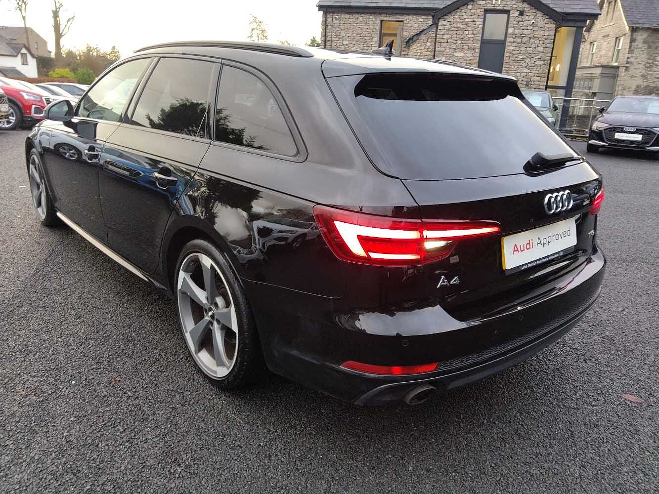 Used Audi A4 2018 for sale - 76931545: Photo 3