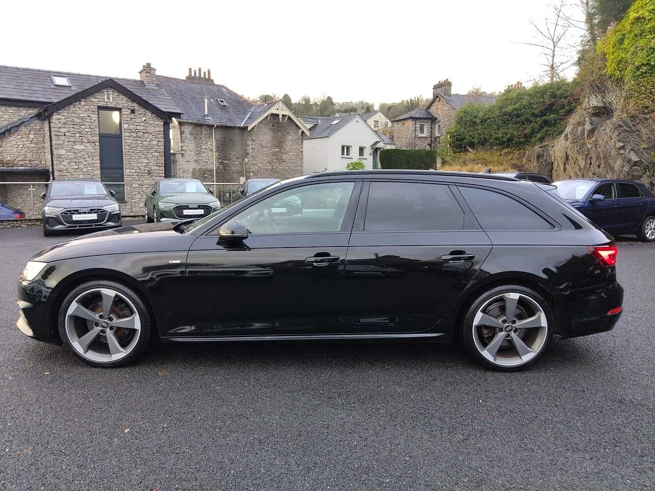 Used Audi A4 2018 for sale - 76931545: Photo 4