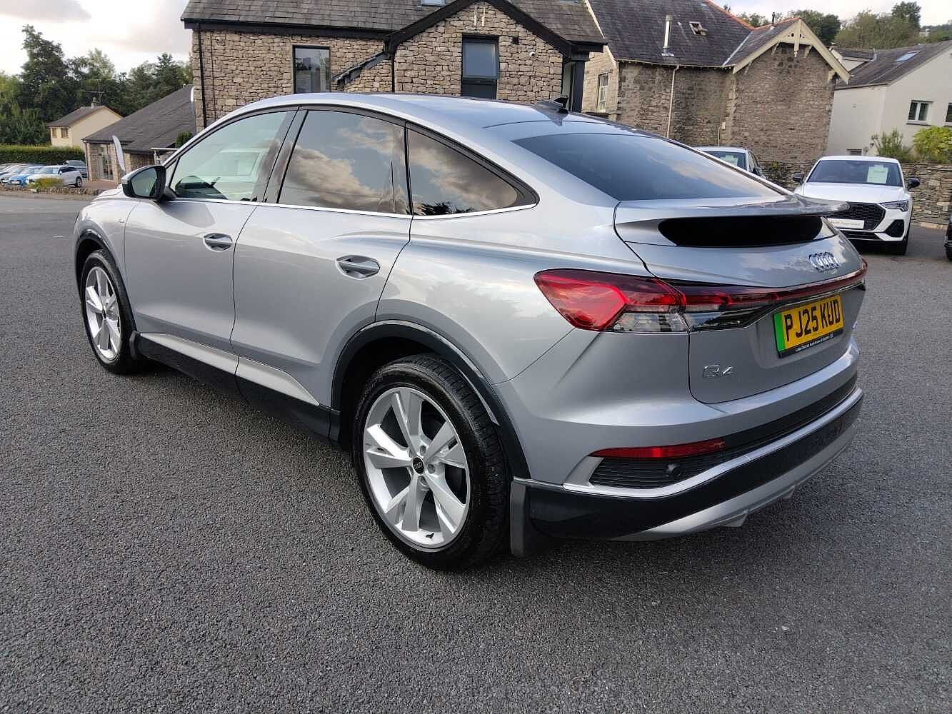 Used Audi Q4 e-tron 2025 for sale - 76680366: Photo 3