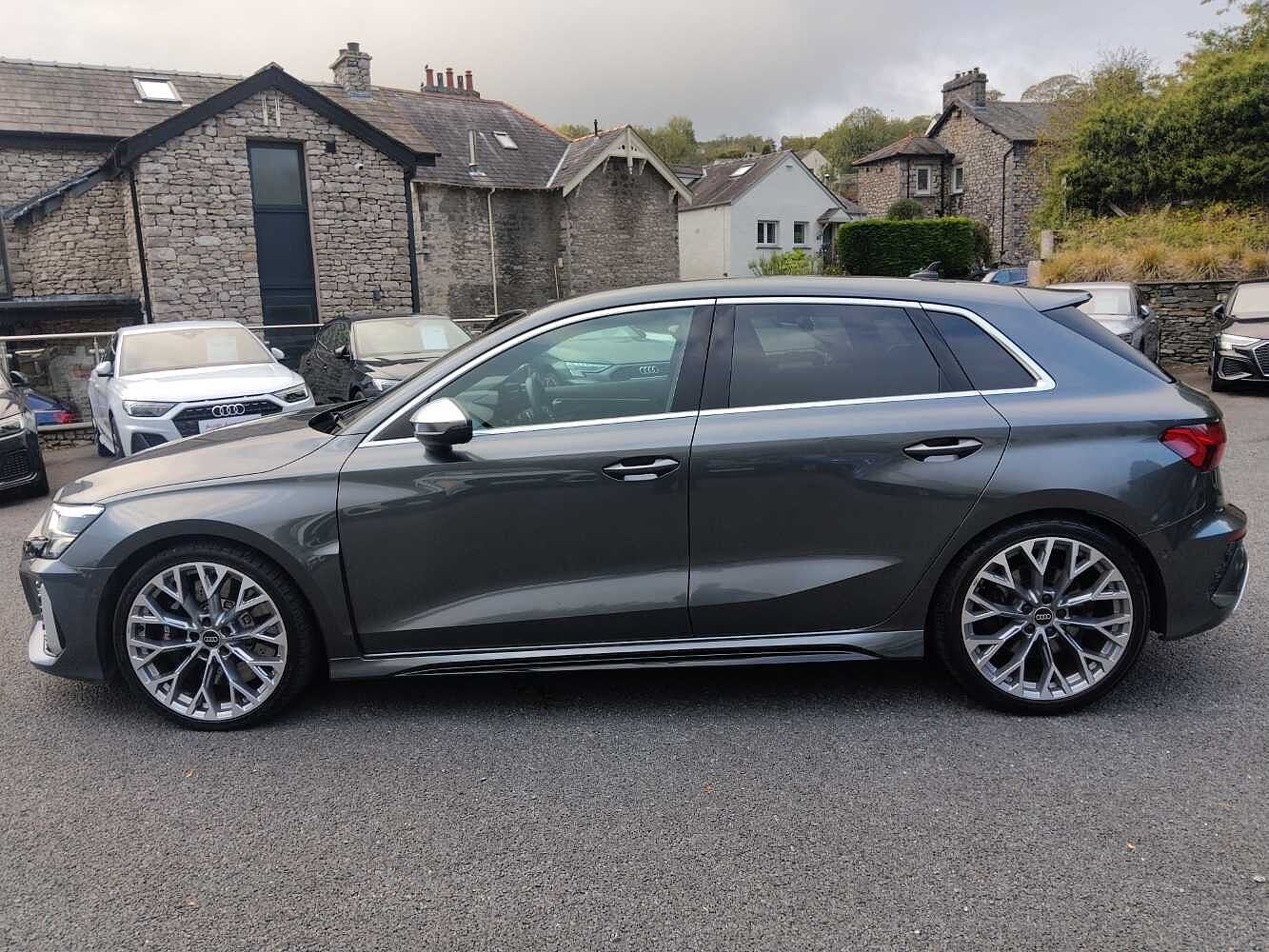 Used Audi RS3 2023 for sale - 76675563: Photo 4