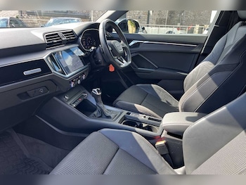 Used Audi Q3 2021 for sale - 76940136: Photo