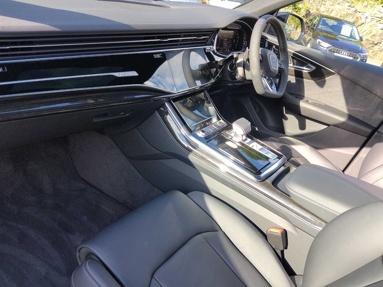 Used Audi Q8 2025 for sale - 76678133: Photo 2