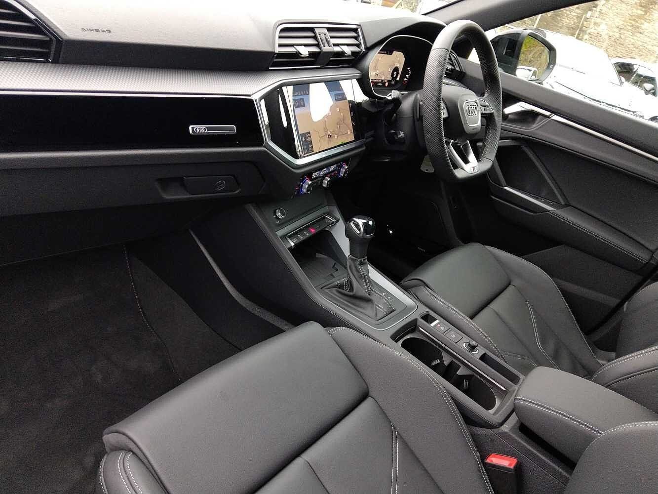 Used Audi Q3 2024 for sale - 76676963: Photo 2