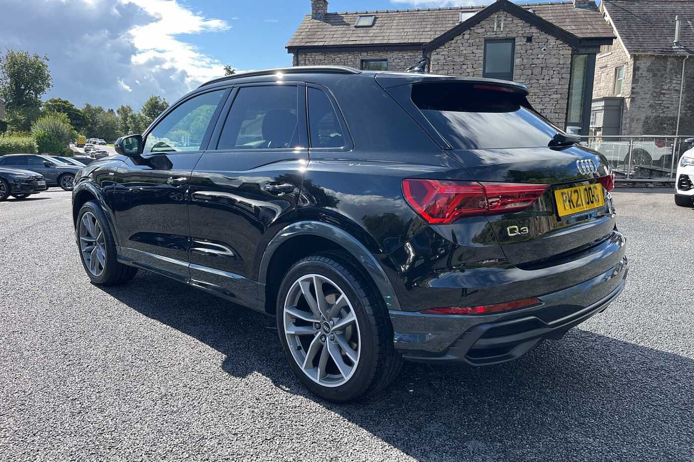 Used Audi Q3 2021 for sale - 76674630: Photo 3