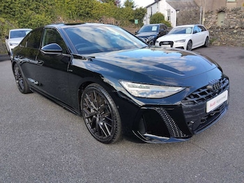 2025 (75) - 2.0 e-Hybrid Qtro 299 Launch Edition 4dr S Tronic