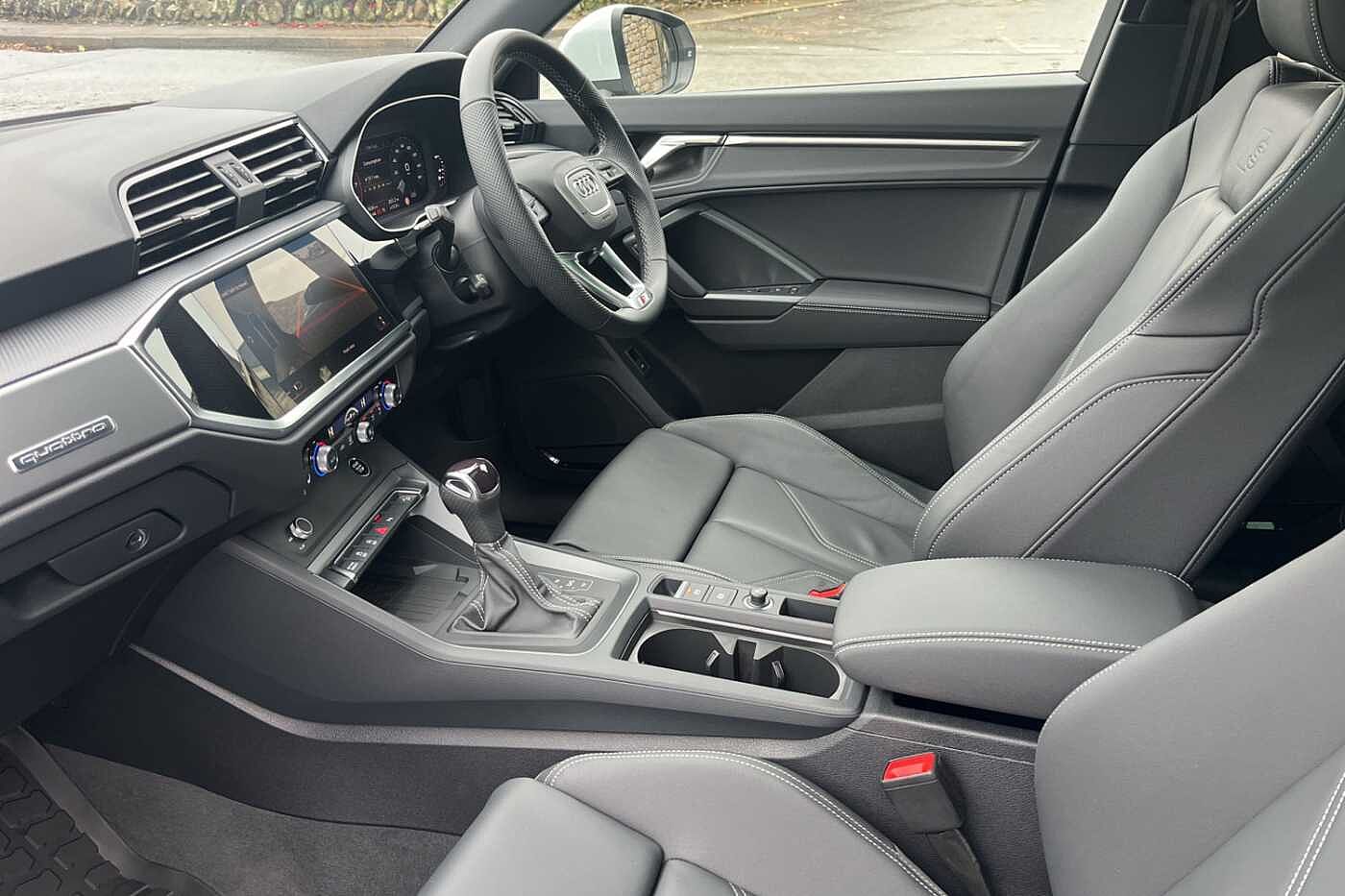 Used Audi Q3 2024 for sale - 76677709: Photo 2