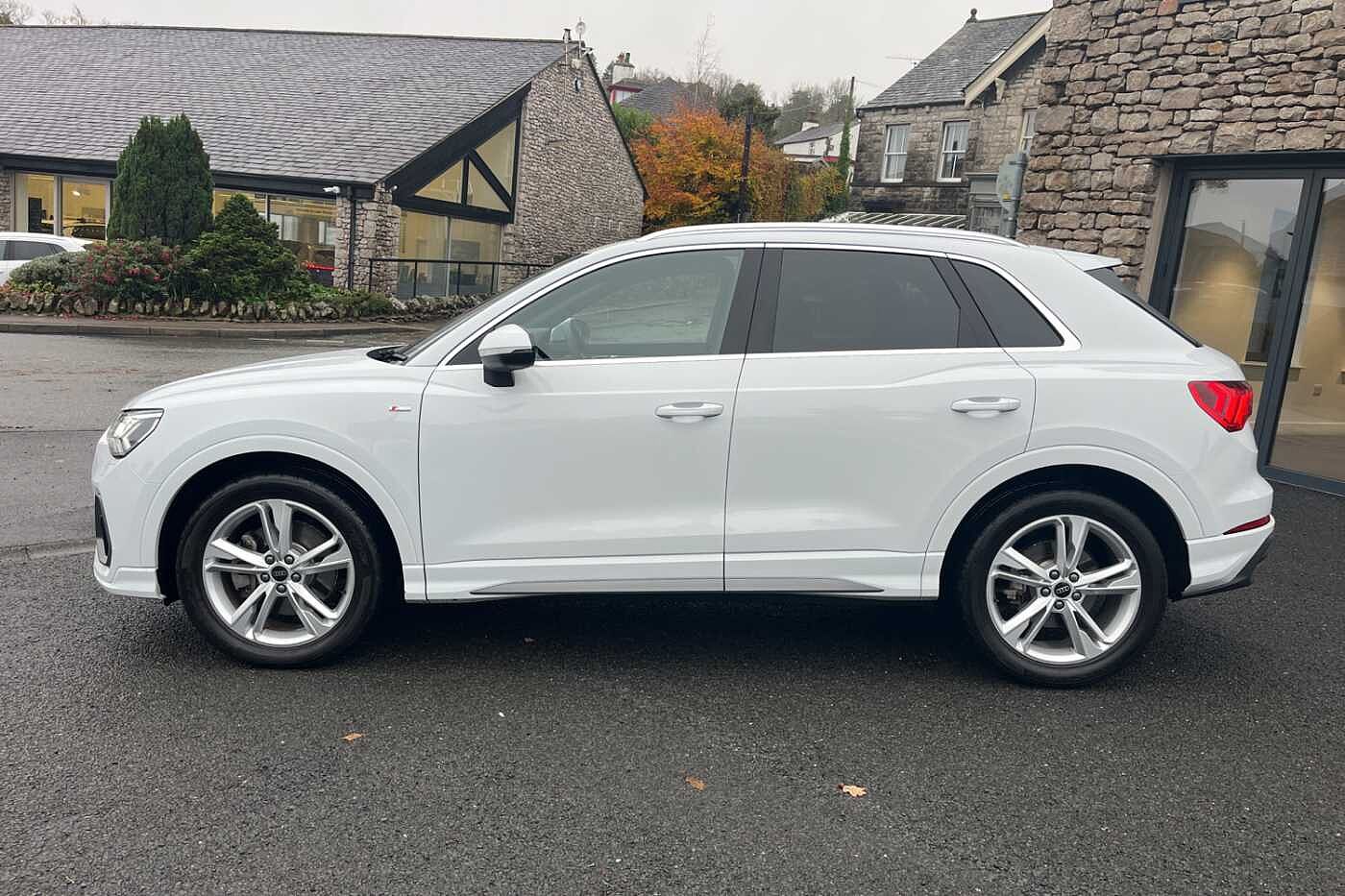 Used Audi Q3 2024 for sale - 76677709: Photo 4