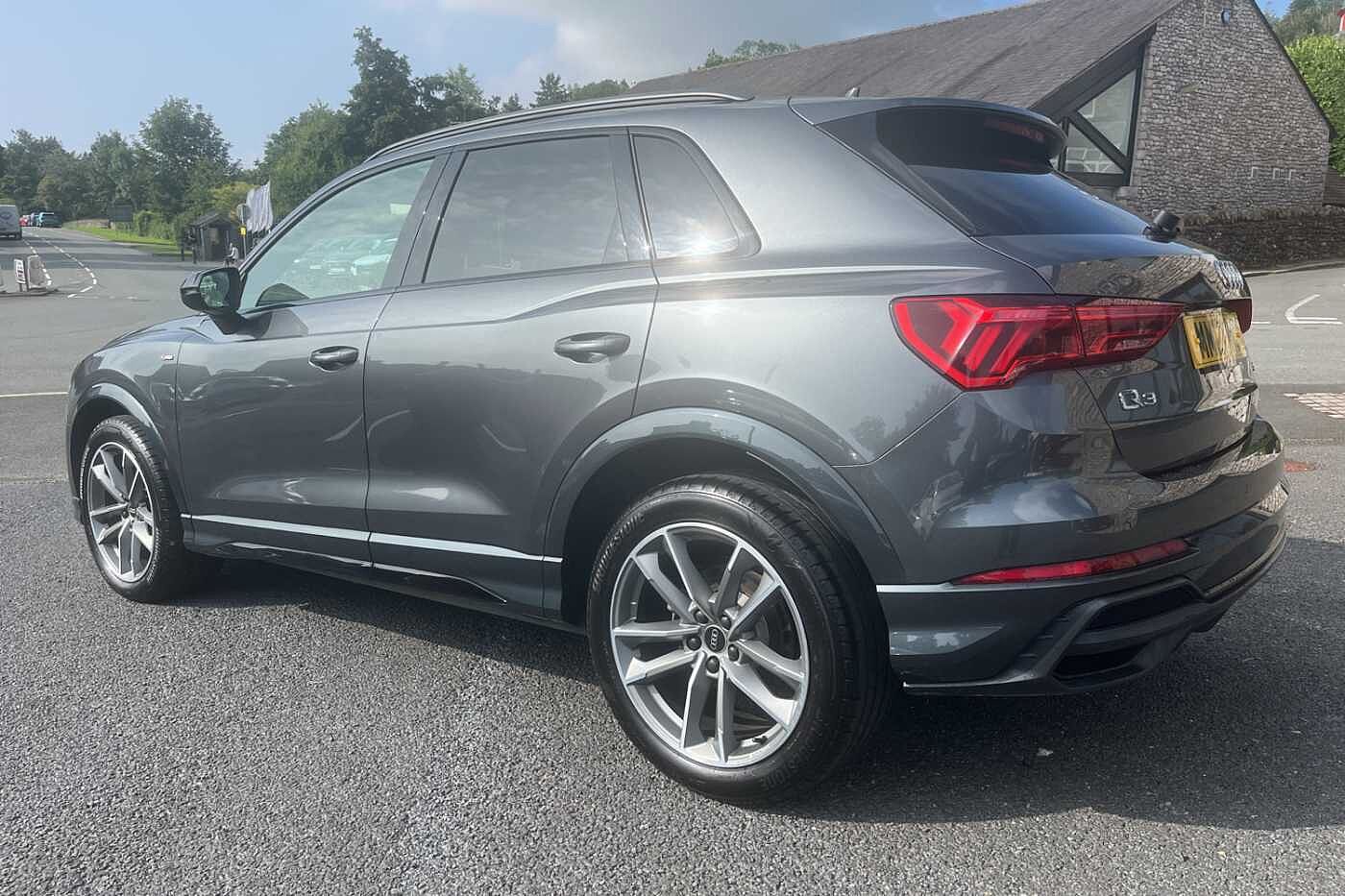 Used Audi Q3 2021 for sale - 76681222: Photo 3