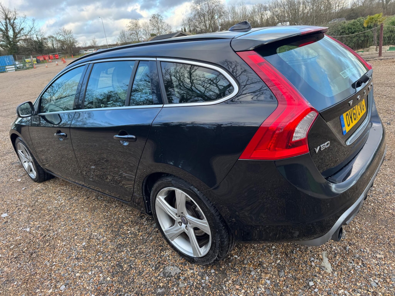 Used Volvo V60 2011 for sale - 77237905: Photo 9