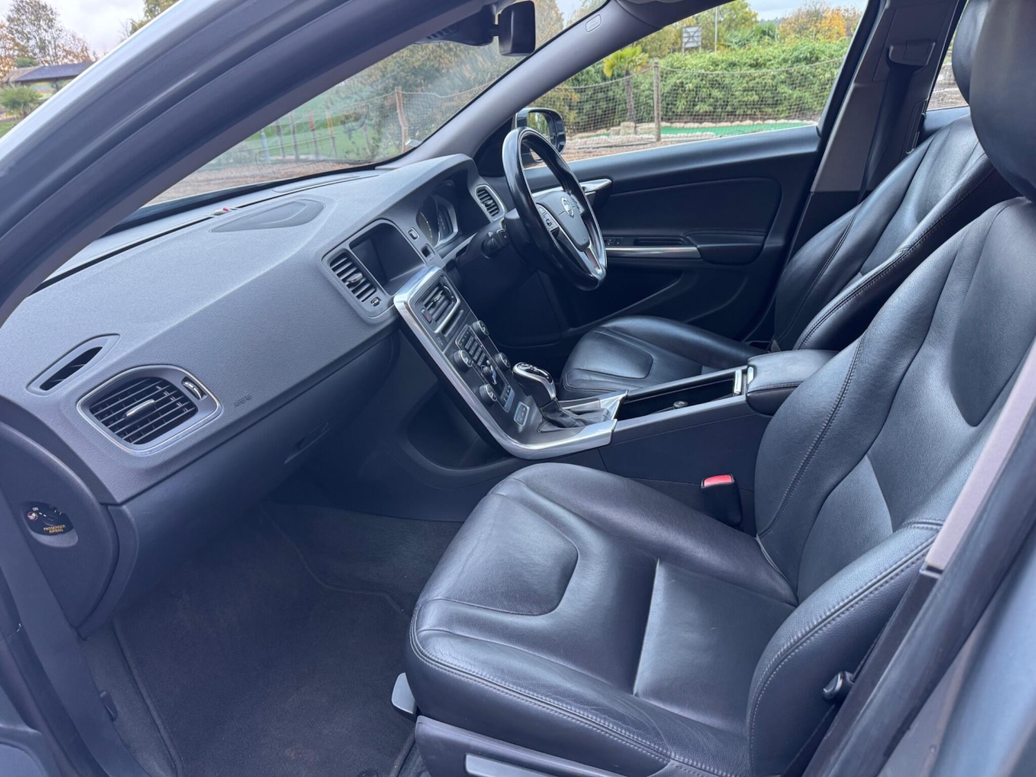 Used Volvo V60 2014 for sale - 76562539: Photo 19