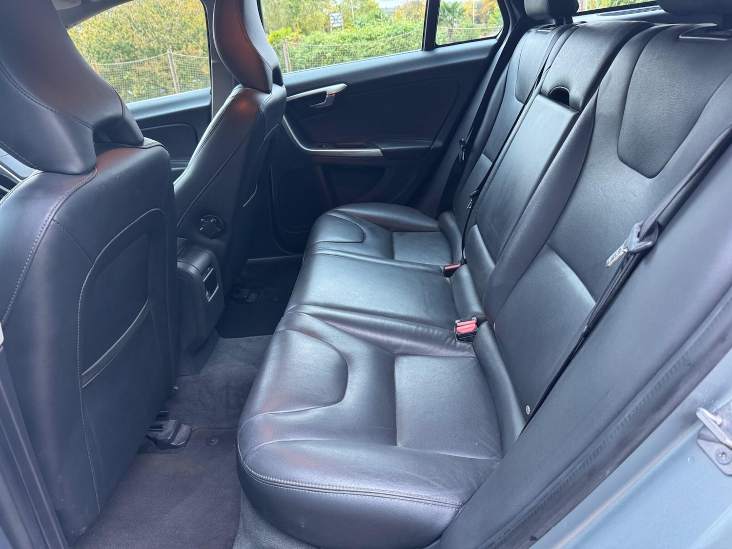 Used Volvo V60 2014 for sale - 76562539: Photo 22