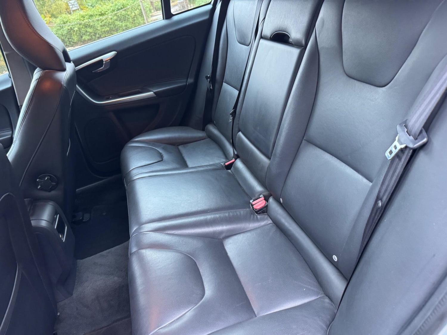 Used Volvo V60 2014 for sale - 76562539: Photo 23