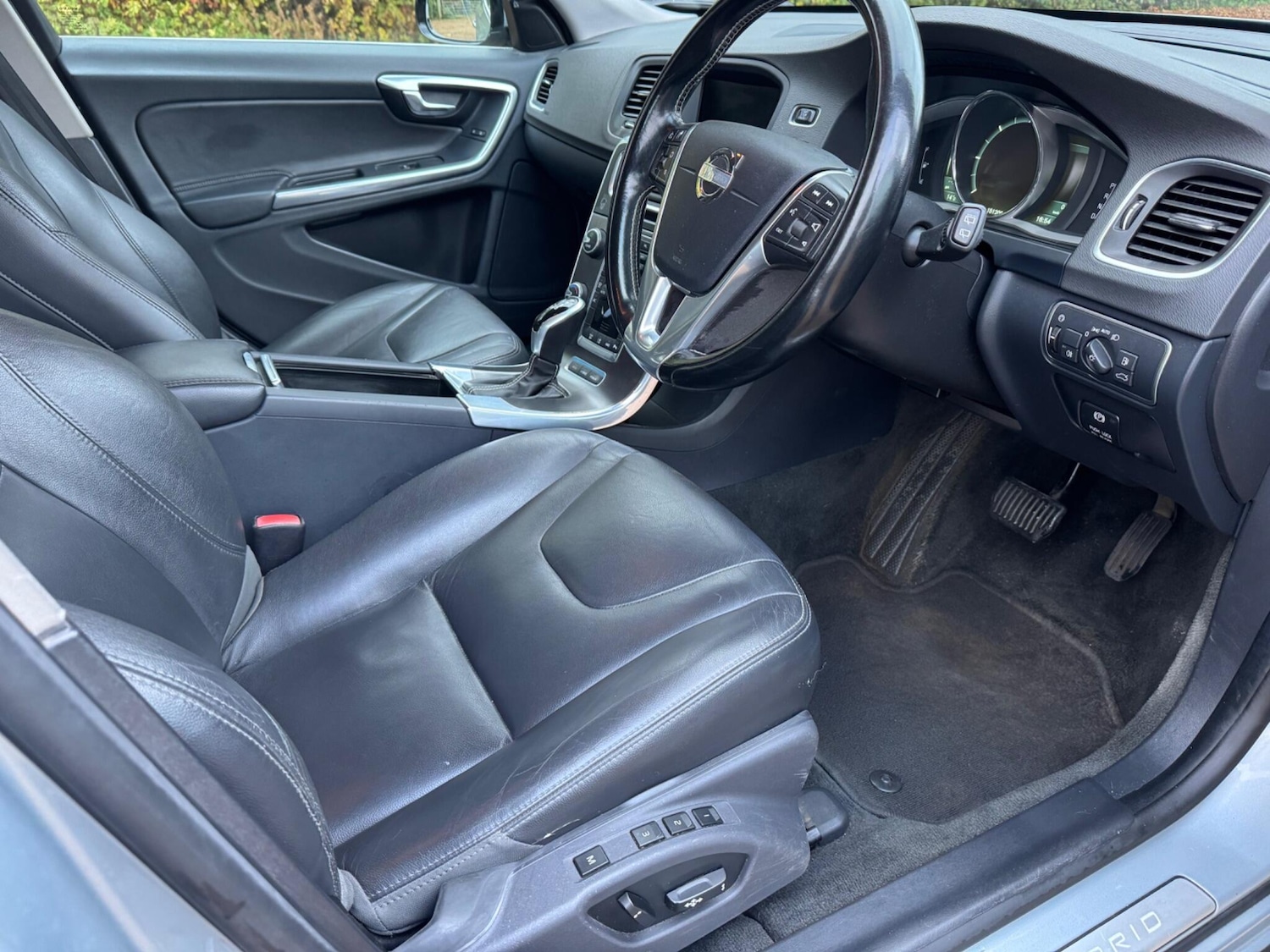 Used Volvo V60 2014 for sale - 76562539: Photo 25