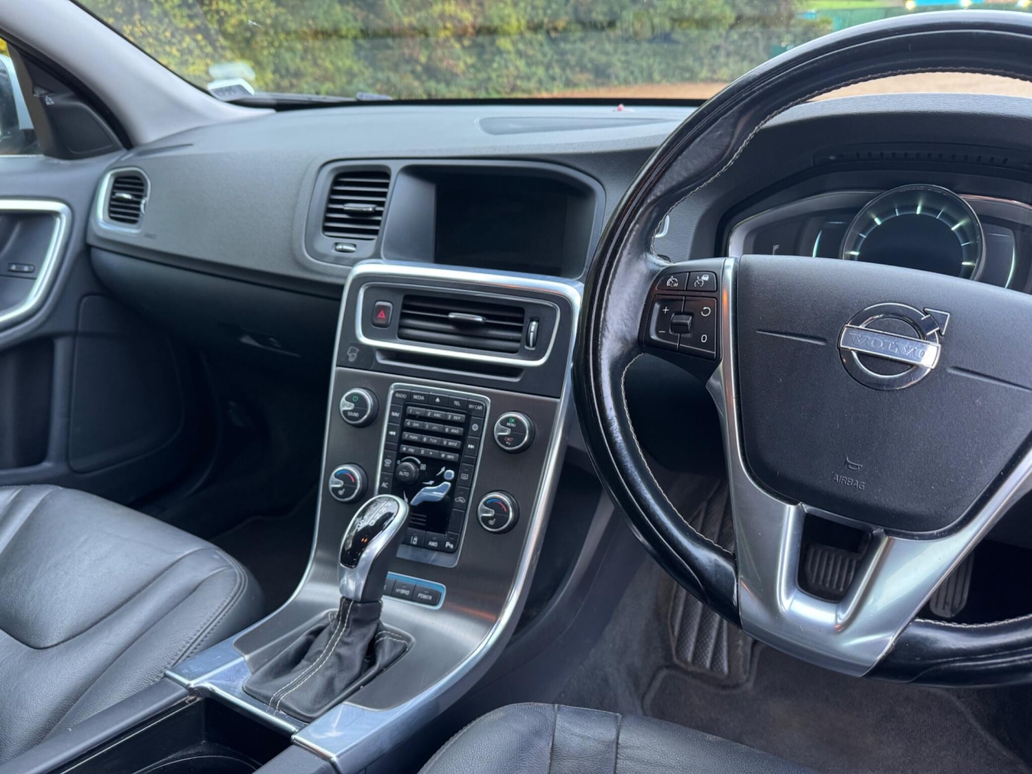 Used Volvo V60 2014 for sale - 76562539: Photo 26