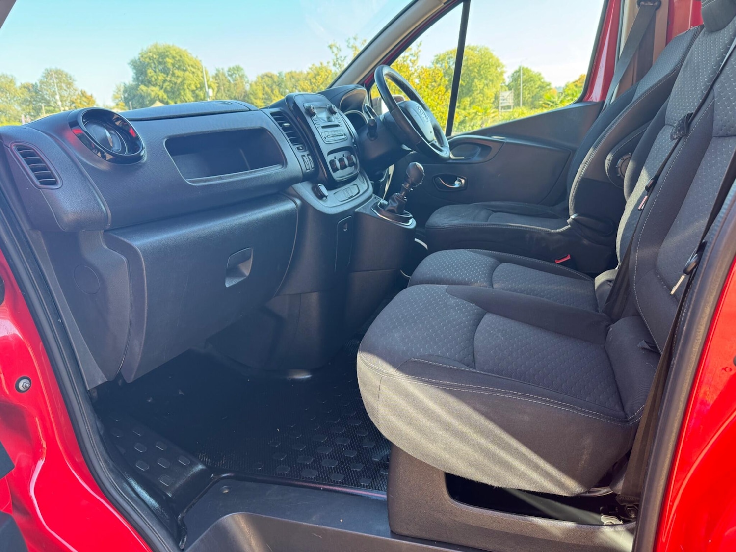 Used Vauxhall Vivaro 2015 for sale - 76123036: Photo 13