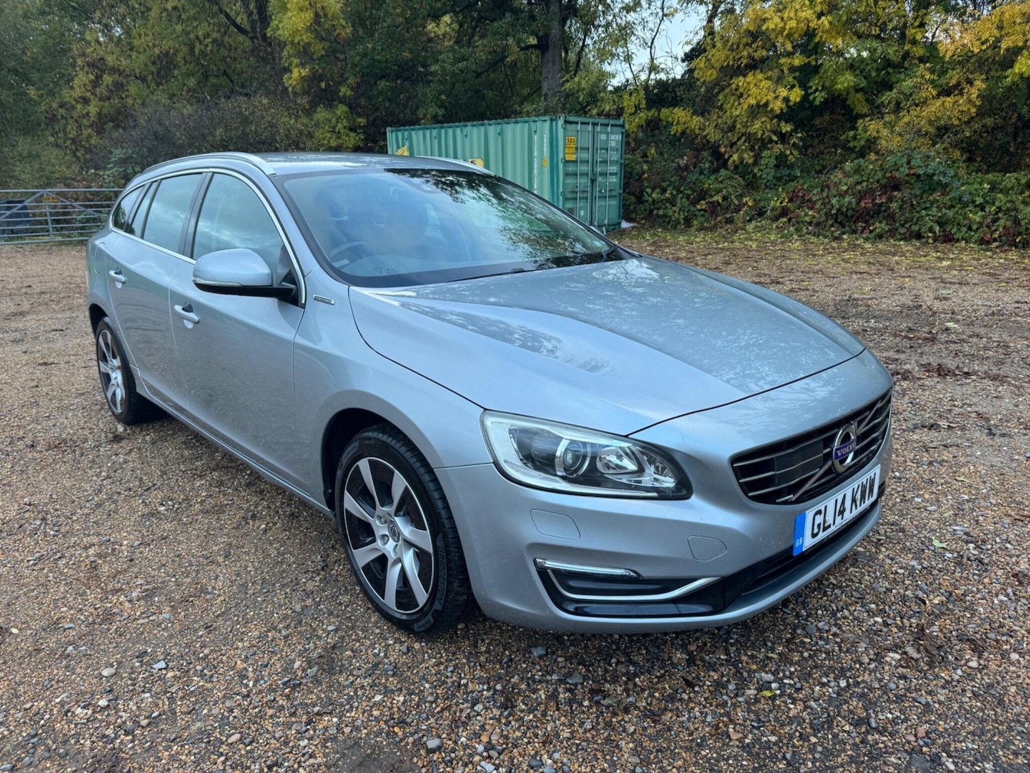 Used Volvo V60 2014 for sale - 76337863: Photo 2