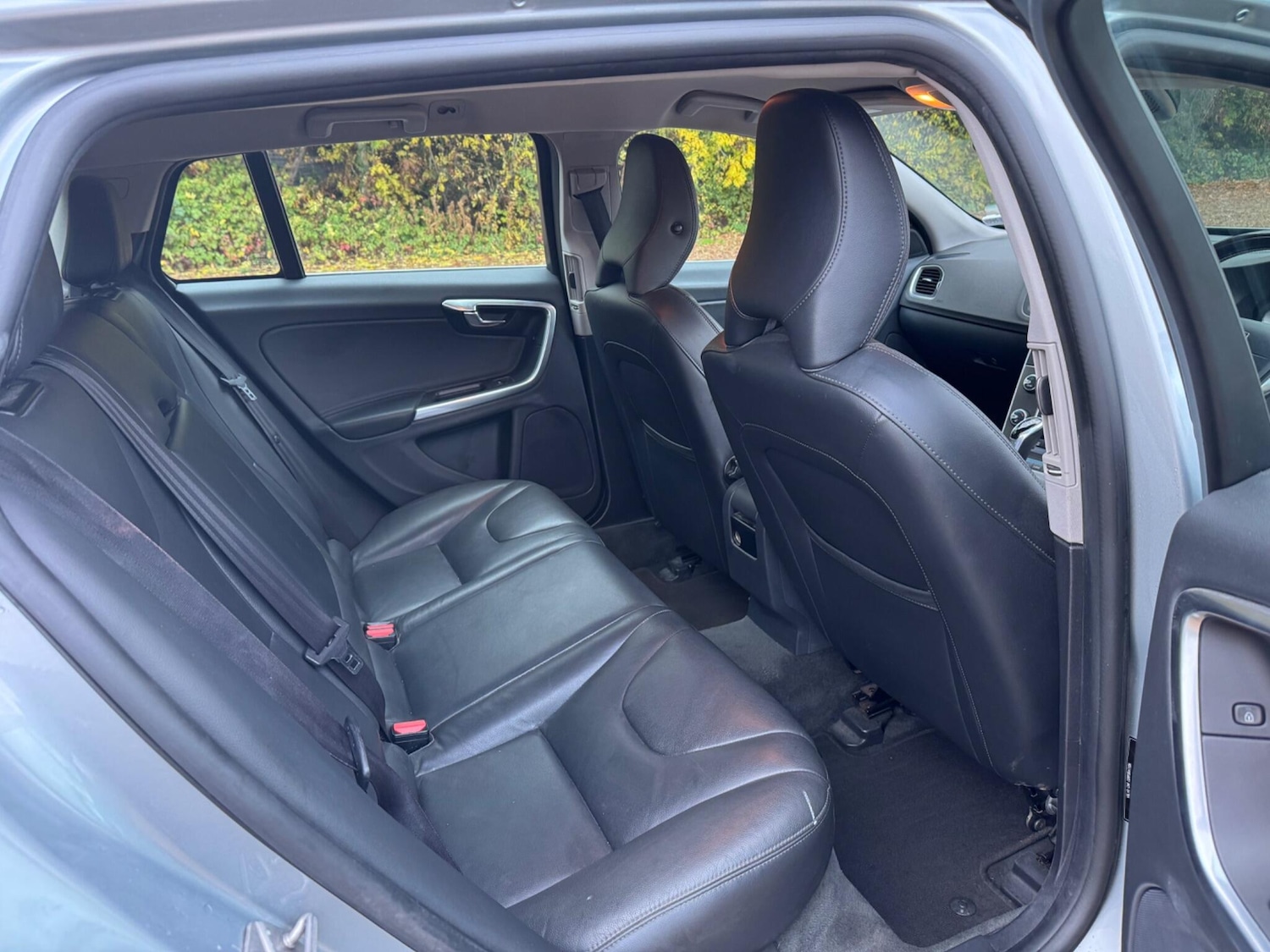 Used Volvo V60 2014 for sale - 76337863: Photo 27