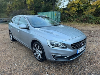 Used Volvo V60 2014 for sale - 76337863: Photo