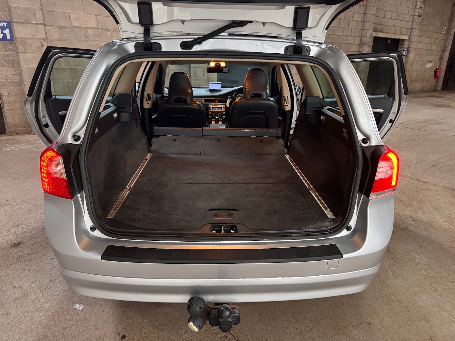 Used Volvo V70 2008 for sale - 78053624: Photo 8