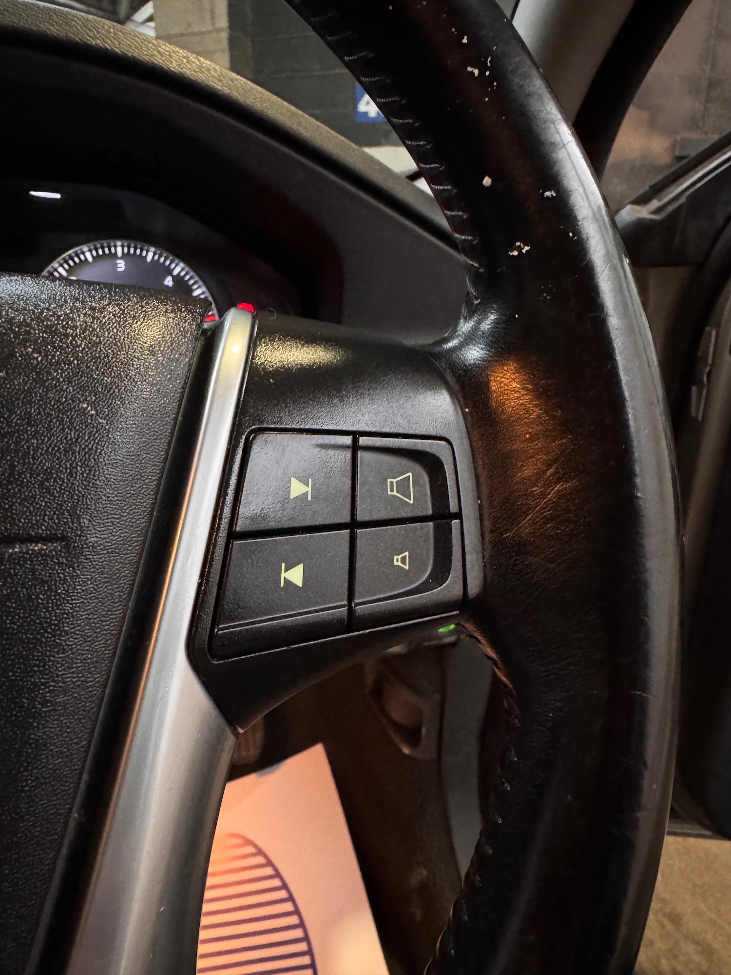 Used Volvo V70 2009 for sale - 77638766: Photo 15