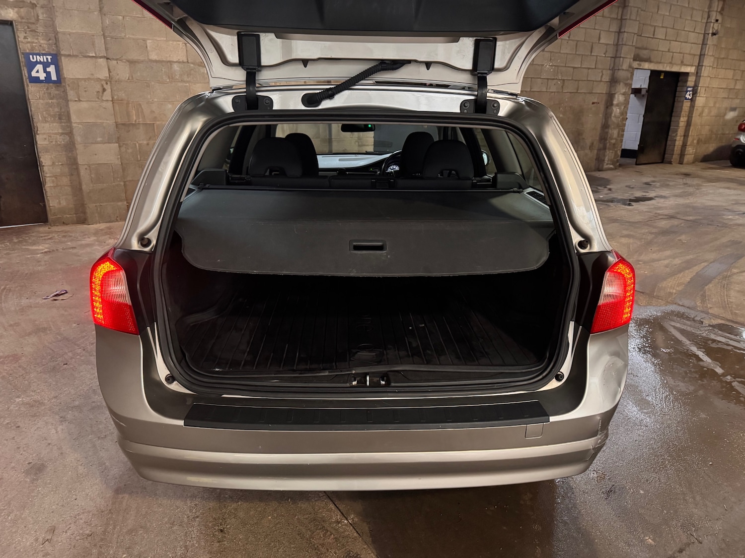 Used Volvo V70 2009 for sale - 77638766: Photo 6