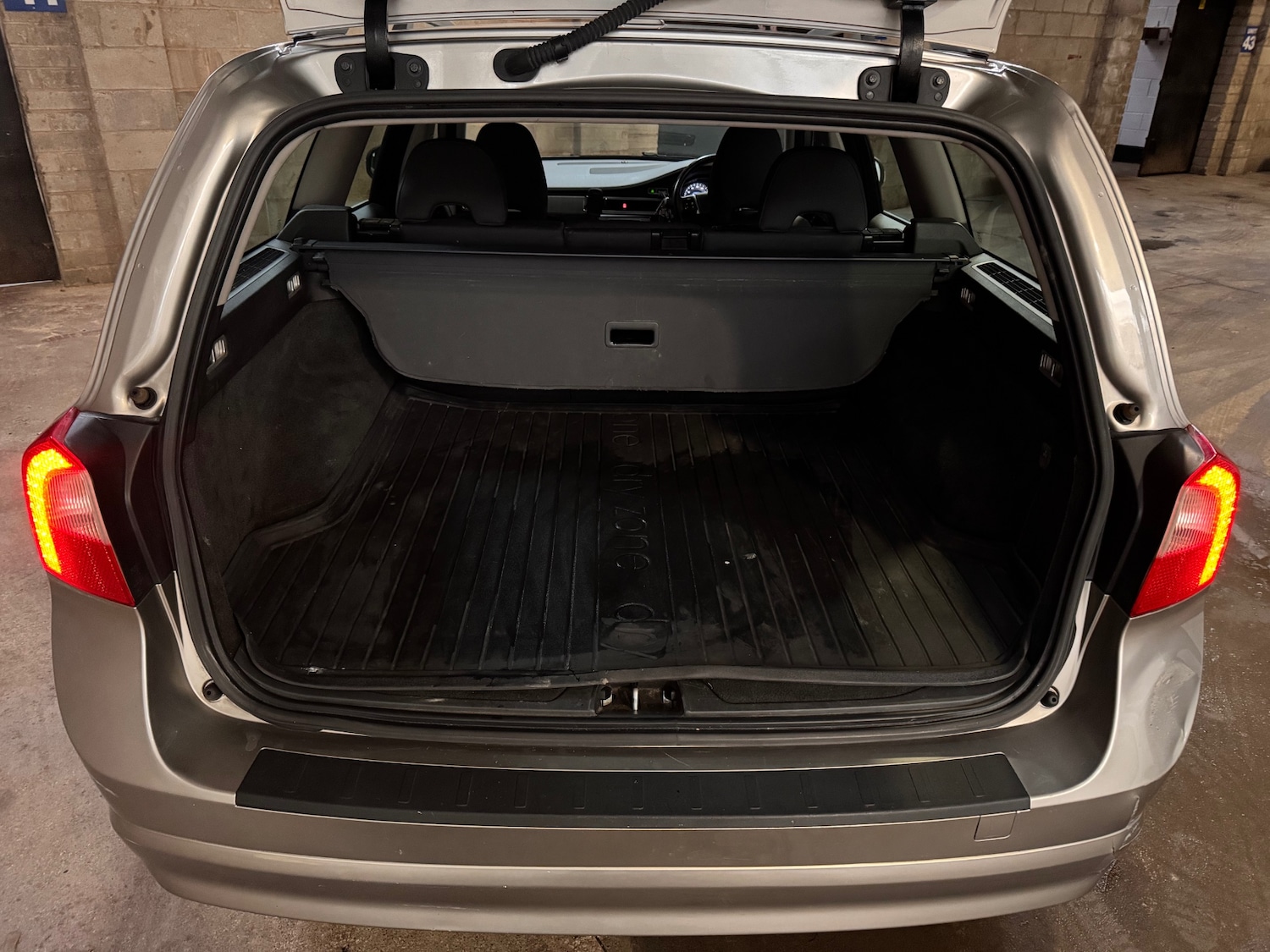 Used Volvo V70 2009 for sale - 77638766: Photo 7