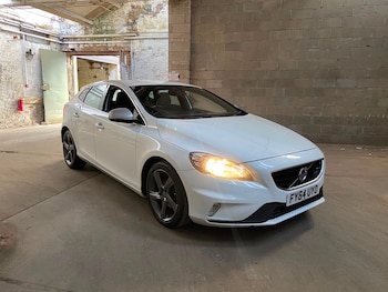 Used Volvo V40 2014 for sale - 79467215: Photo