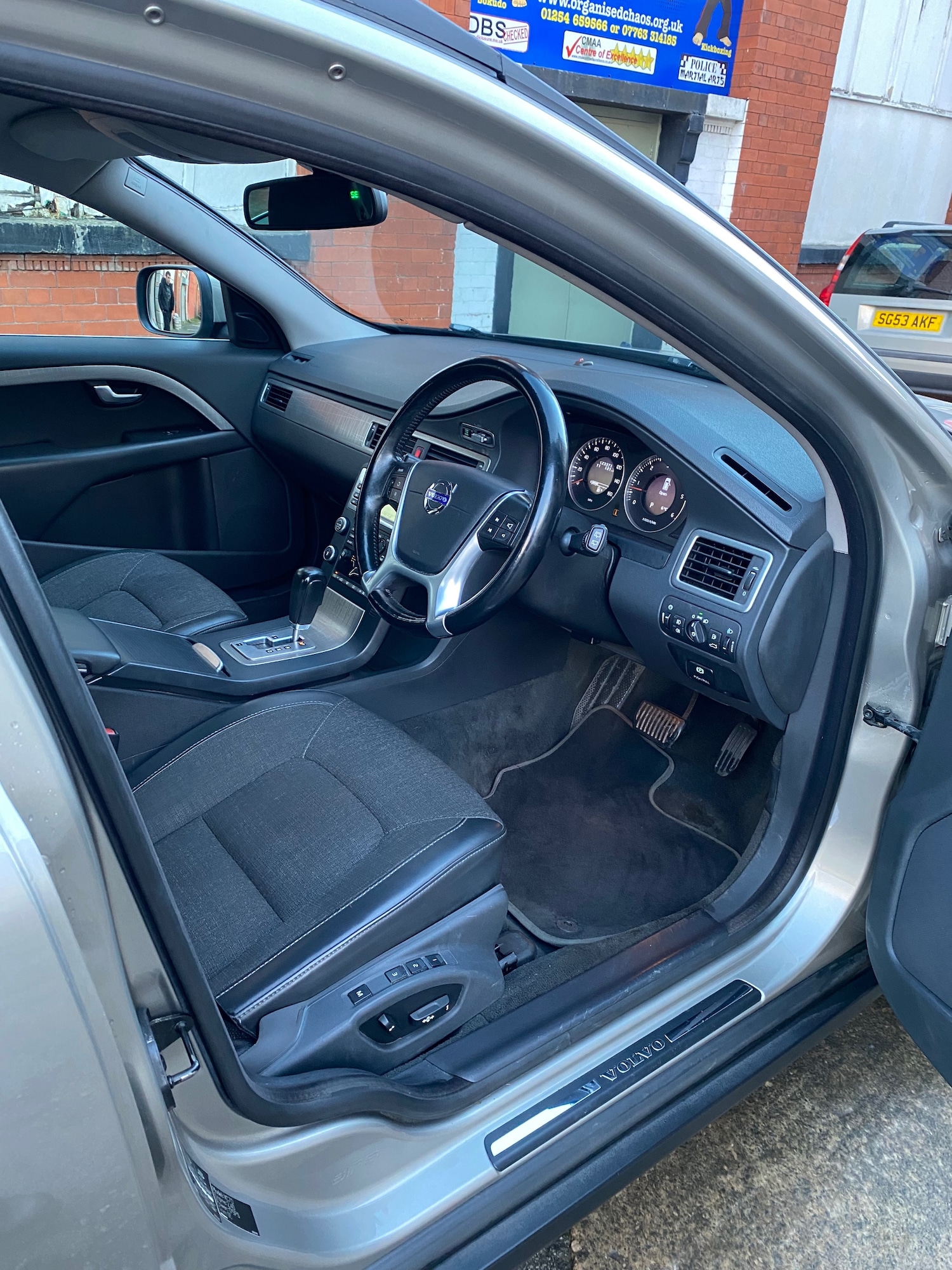 Used Volvo XC70 2009 for sale - 77302854: Photo 11