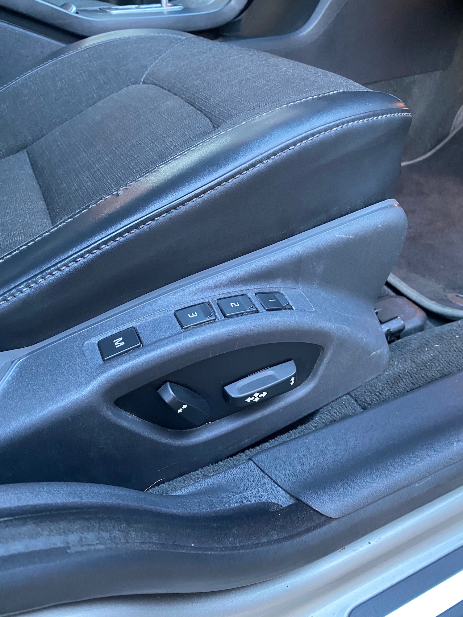 Used Volvo XC70 2009 for sale - 77302854: Photo 12