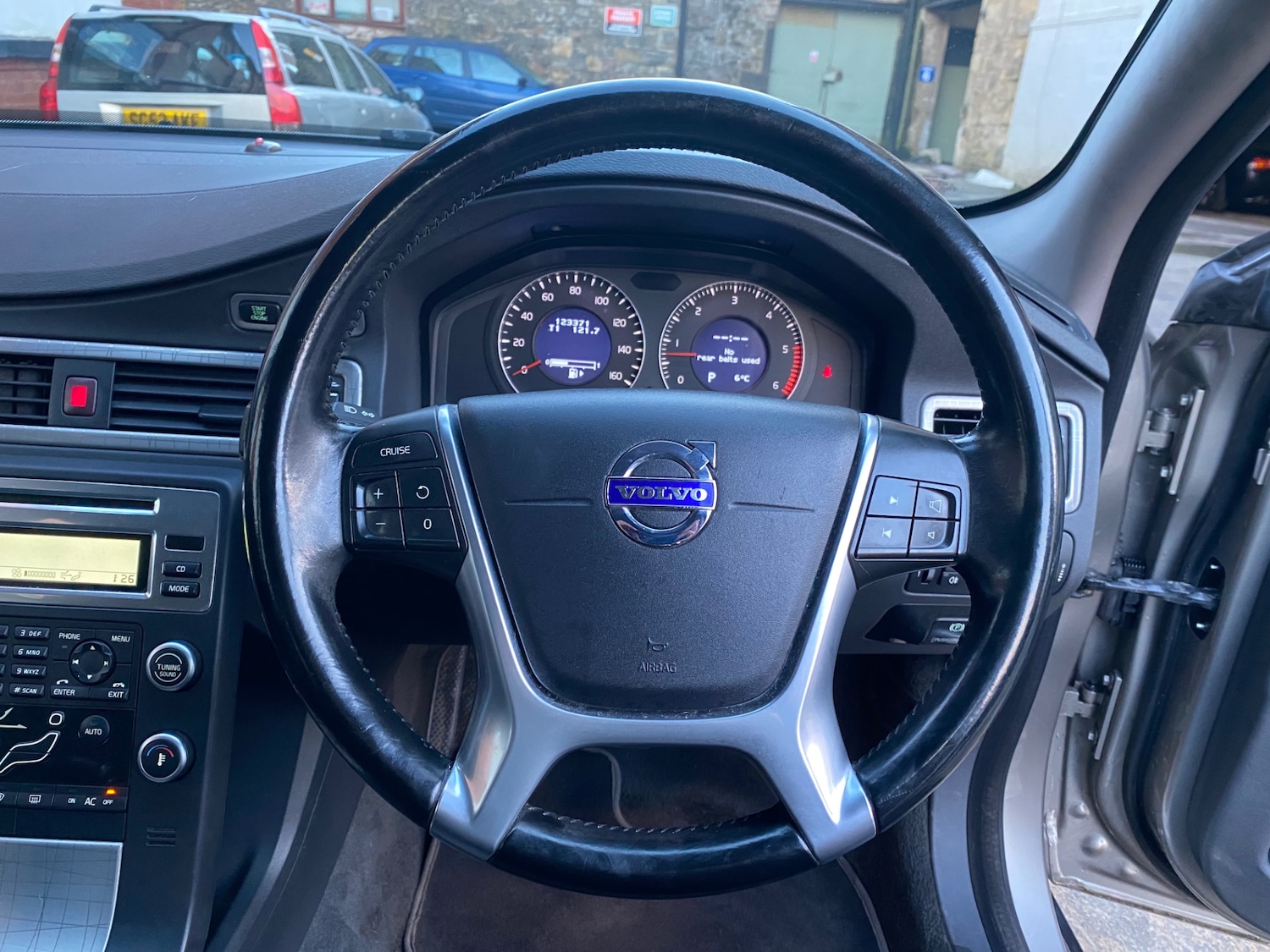 Used Volvo XC70 2009 for sale - 77302854: Photo 13