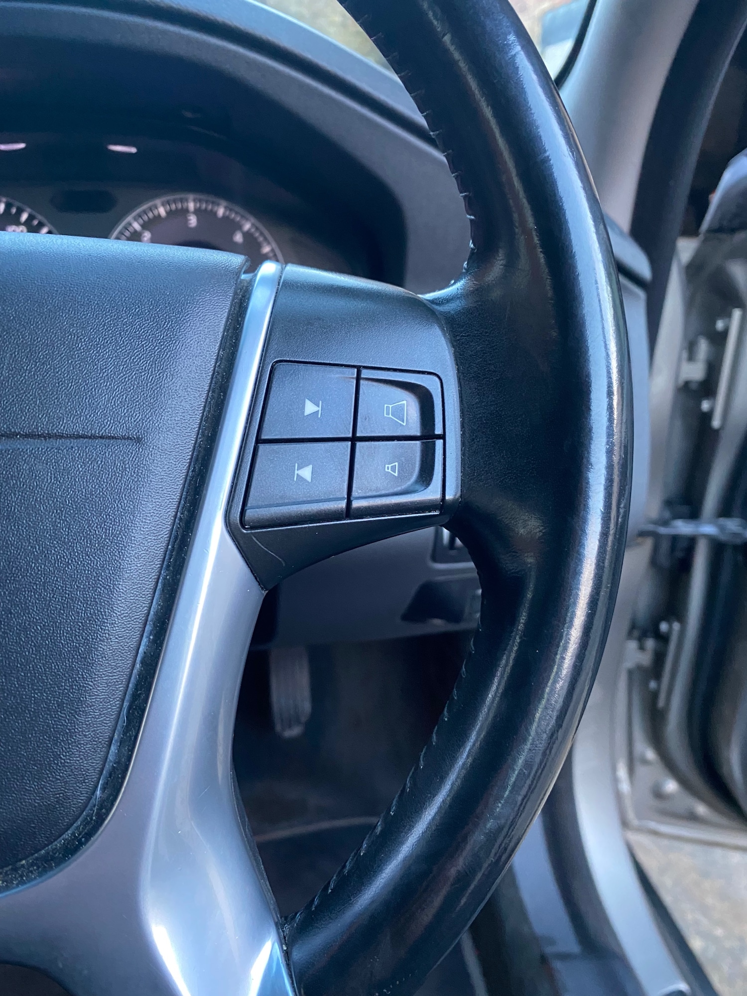 Used Volvo XC70 2009 for sale - 77302854: Photo 14