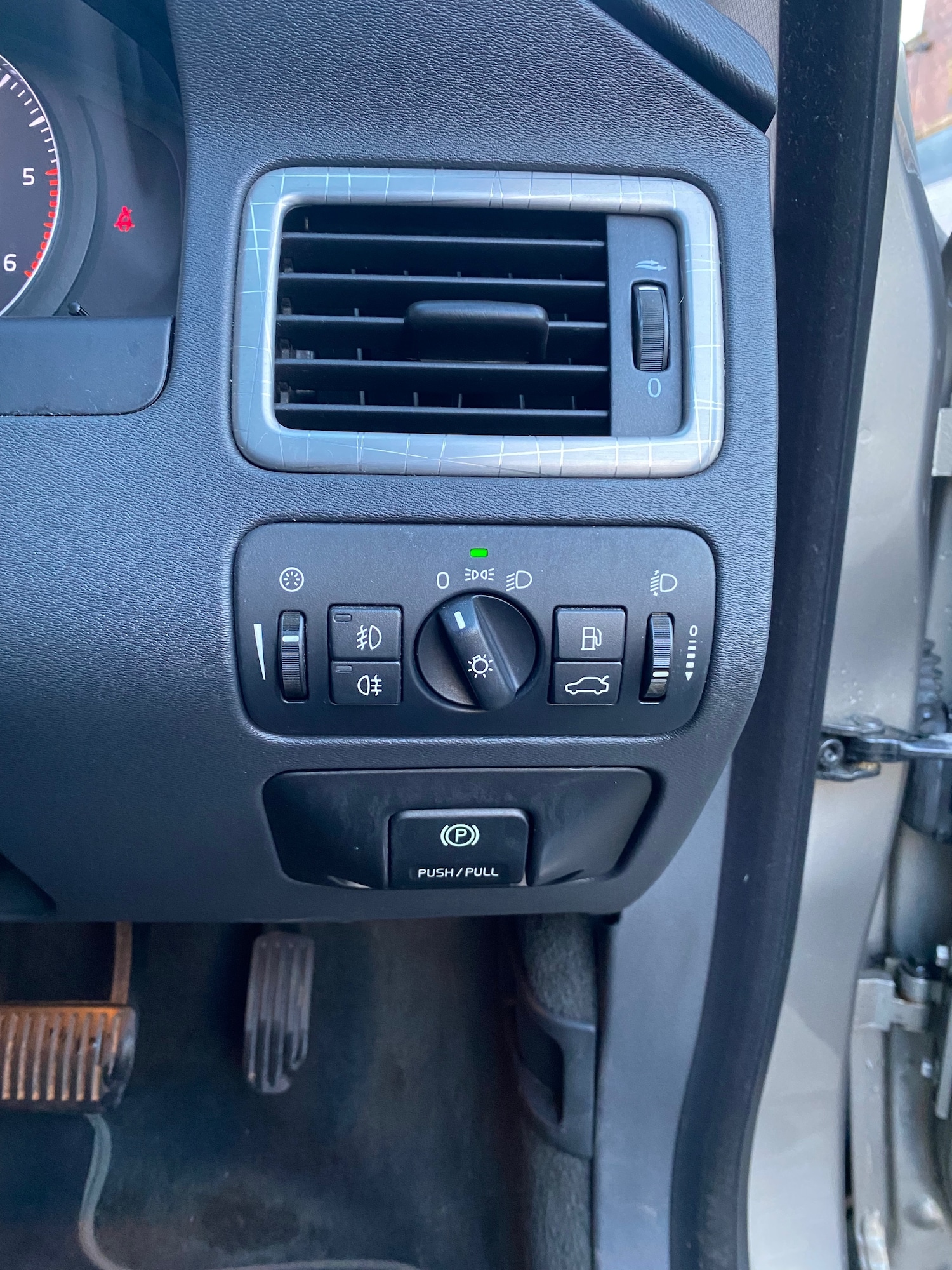 Used Volvo XC70 2009 for sale - 77302854: Photo 15