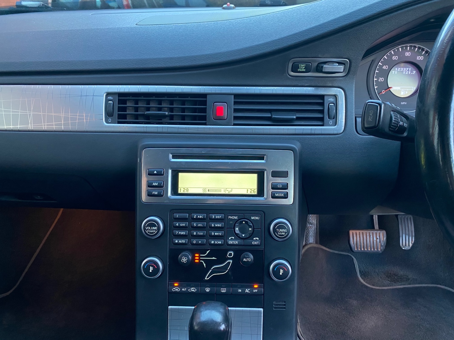 Used Volvo XC70 2009 for sale - 77302854: Photo 16