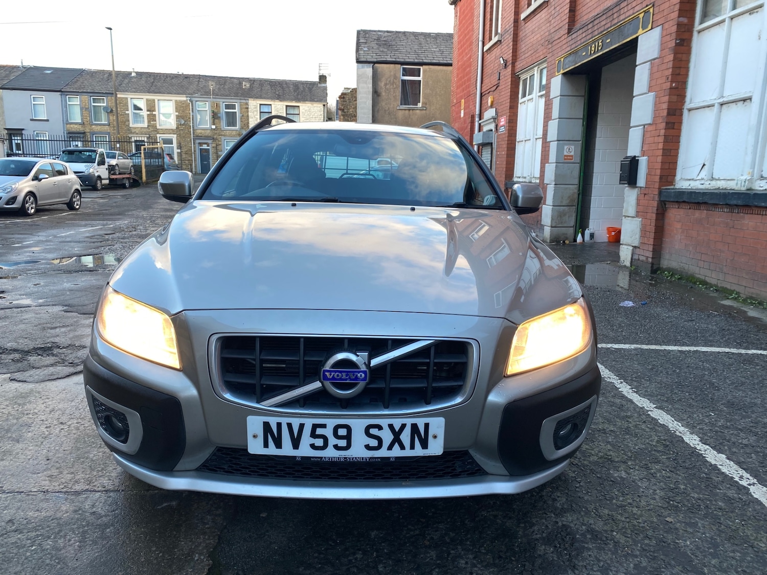 Used Volvo XC70 2009 for sale - 77302854: Photo 2