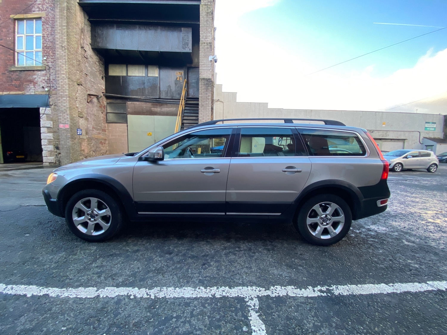 Used Volvo XC70 2009 for sale - 77302854: Photo 4