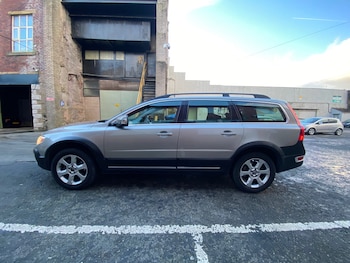 Used Volvo XC70 2009 for sale - 77302854: Photo