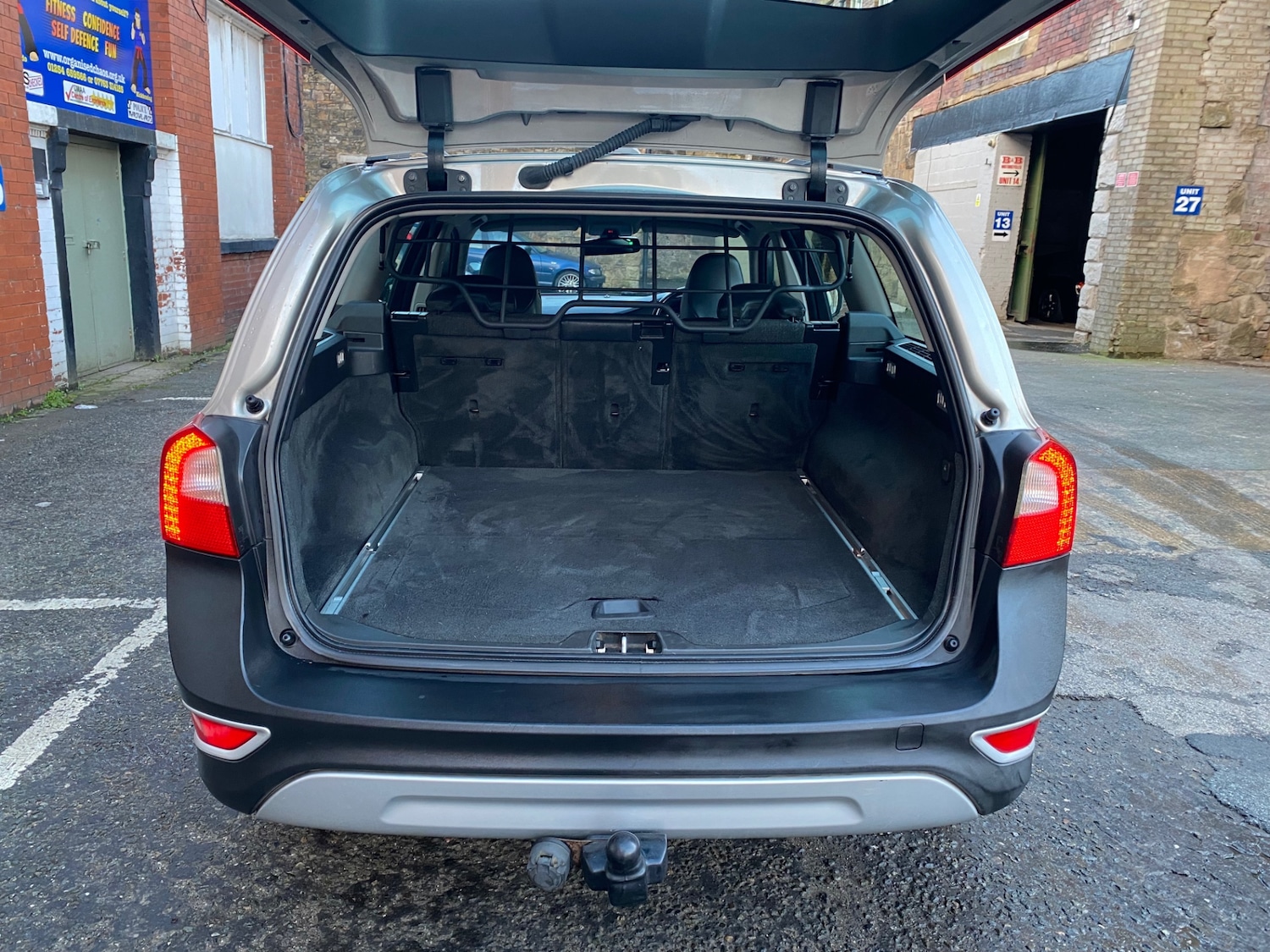 Used Volvo XC70 2009 for sale - 77302854: Photo 7