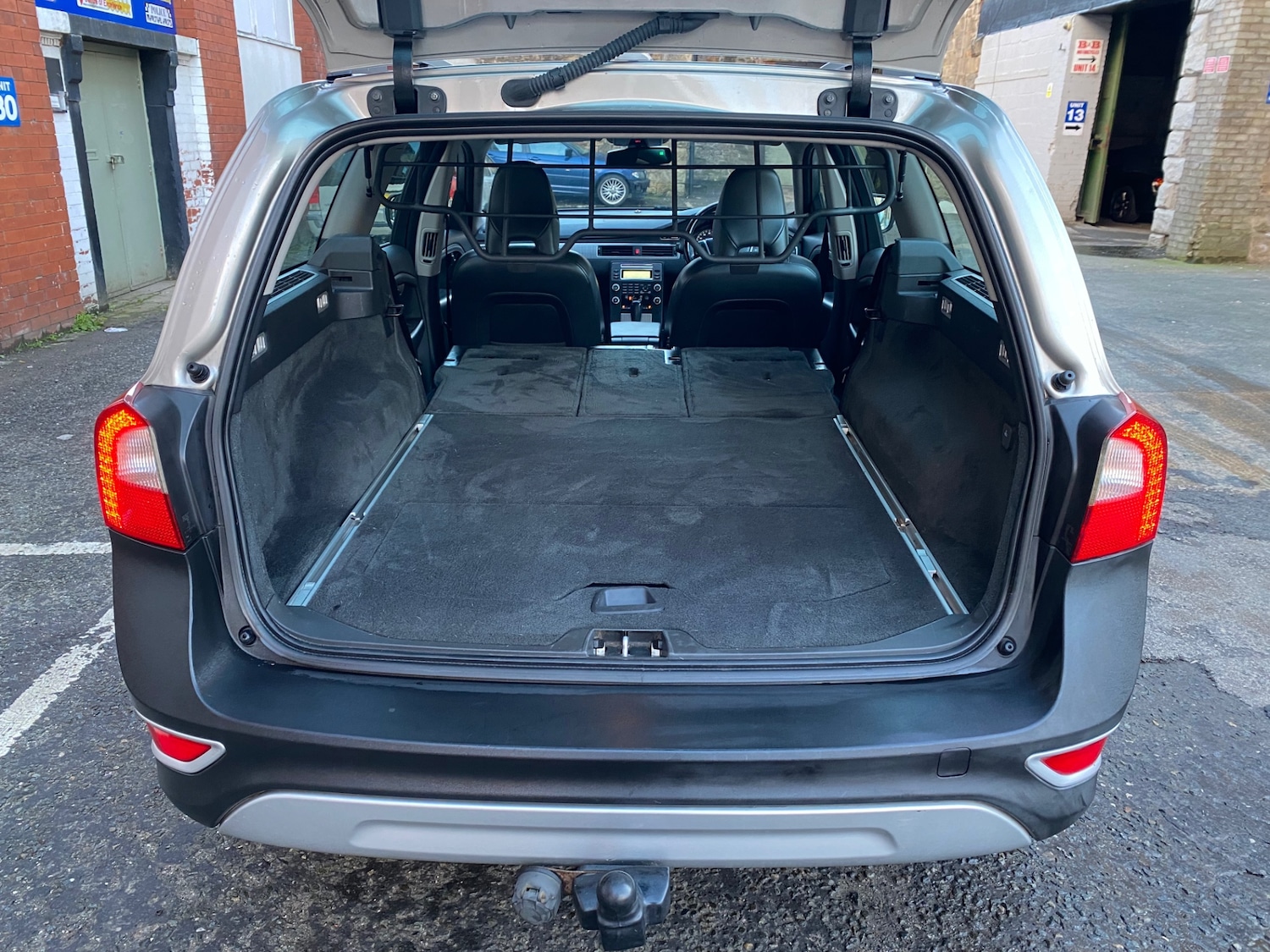 Used Volvo XC70 2009 for sale - 77302854: Photo 8